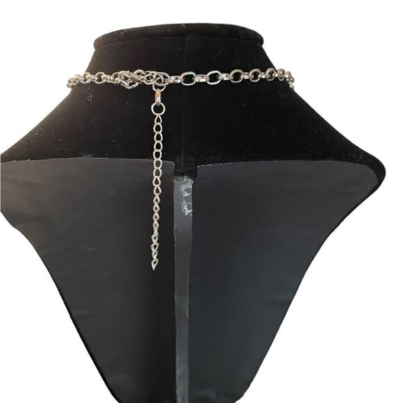 Stunning Pearl-like and Diamond-like Choker Necklace - Picture 2 of 9